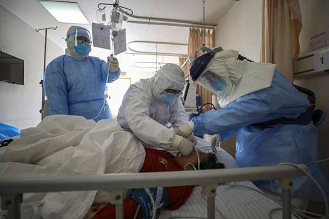 新冠病毒還在變?4月近半新增案例是非典症狀者 嗅、味覺異常占最大宗