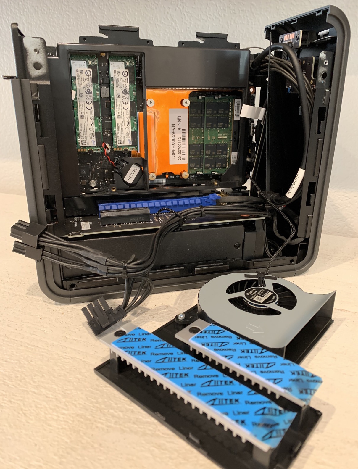 Intel NUC 9 Pro & Extreme - First 