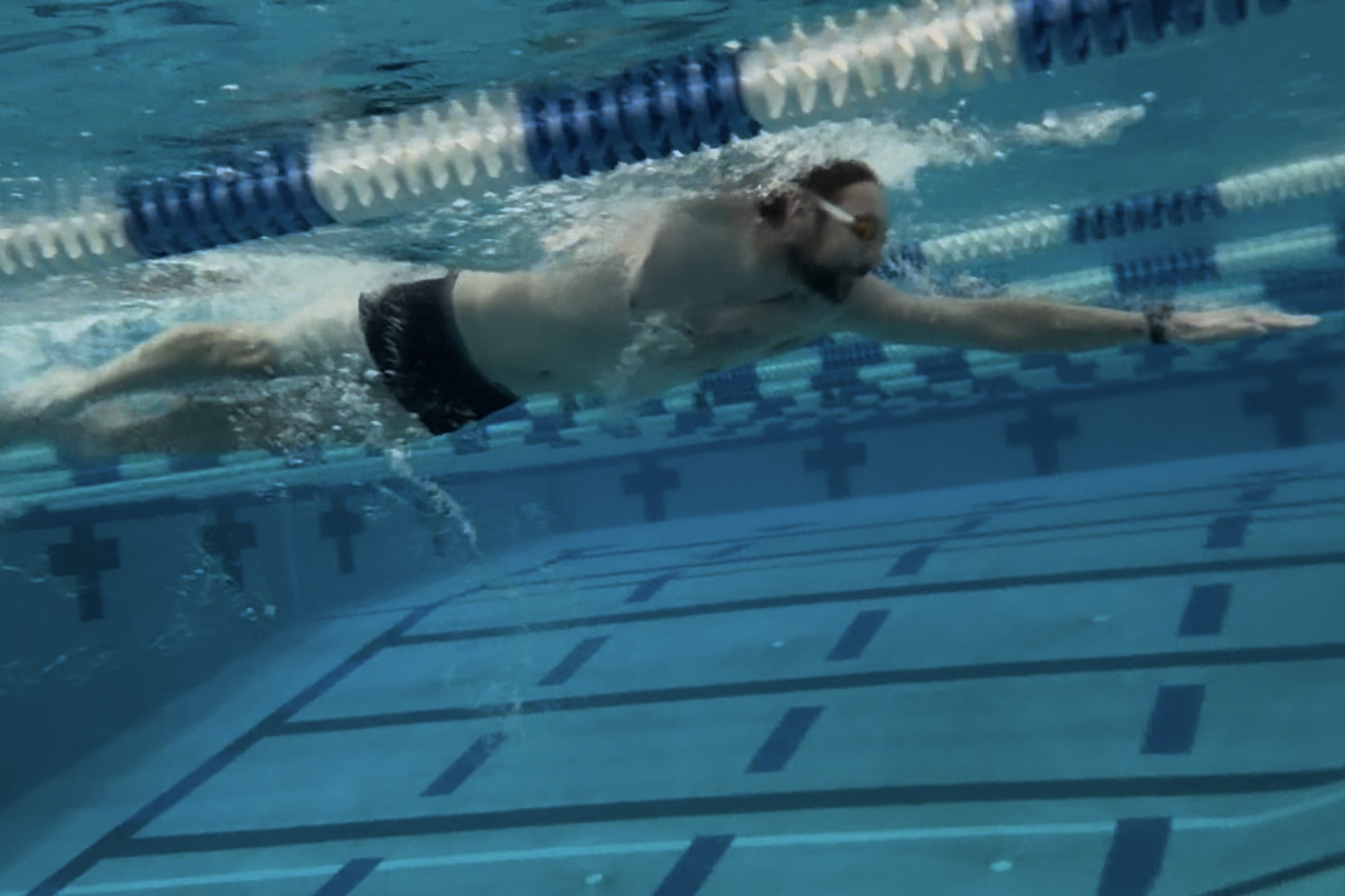 Bill Senese swimming freestyle underwater during Week 8 of his training for USMS Nationals