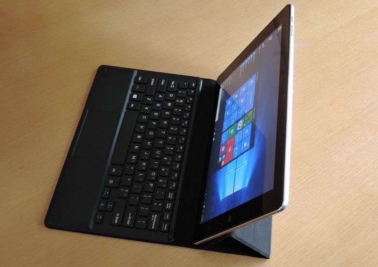 Chuwi Hi 10 Plus － 10.8インチ、Windows / Remixのデュアルブート機