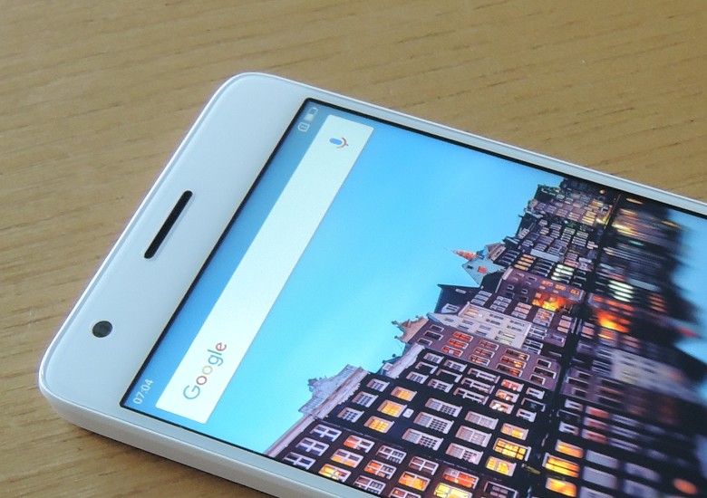 スマートフォン本体 ZUK Z2 Android8.1 AICP Snapdragon 820&4GB RAM搭載で約2万円の「Lenovo ZUK Z2