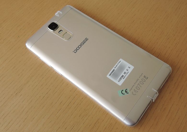 DOOGEE Y6 Max － 6.5インチ、ミドルスペックの中華スマホ、「大きい