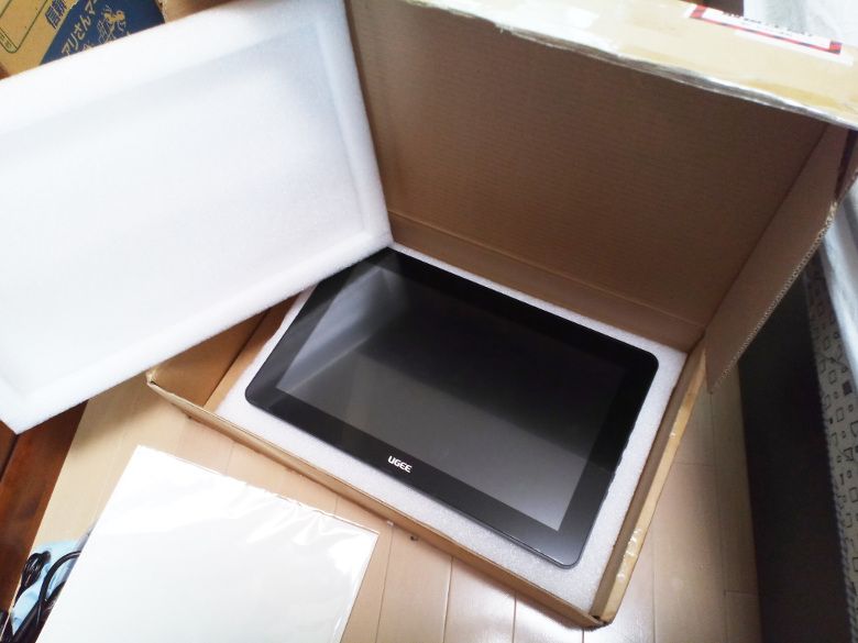 Ugee HK1560 ― 3万円台で液タブを使える日が来るとは！ 安価で十分な