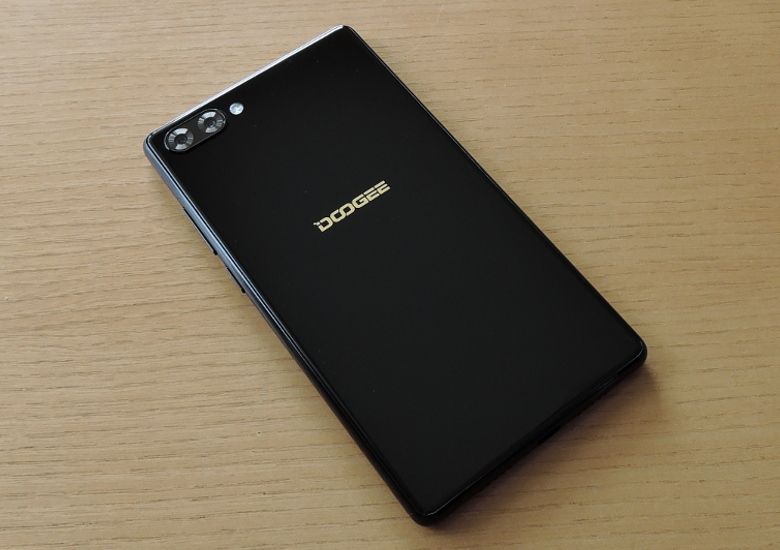 DOOGEE MIX － 5.5インチディスプレイを5インチのボディに押し込んだ