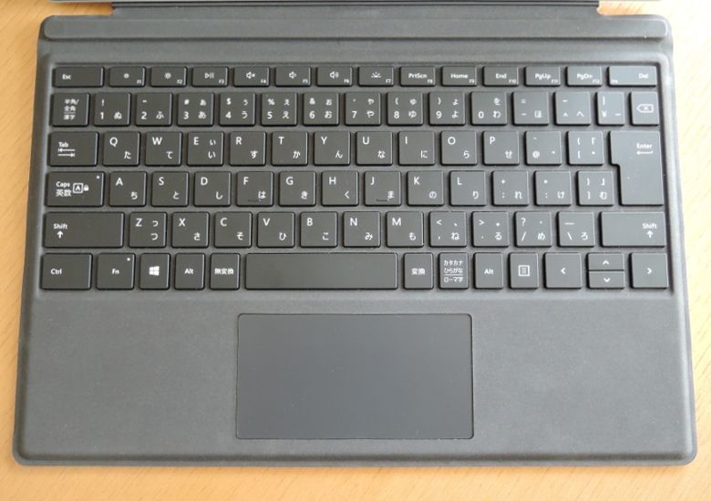 Microsoft Surface Pro（2017）－ さすが「本家」！高品質で細部の
