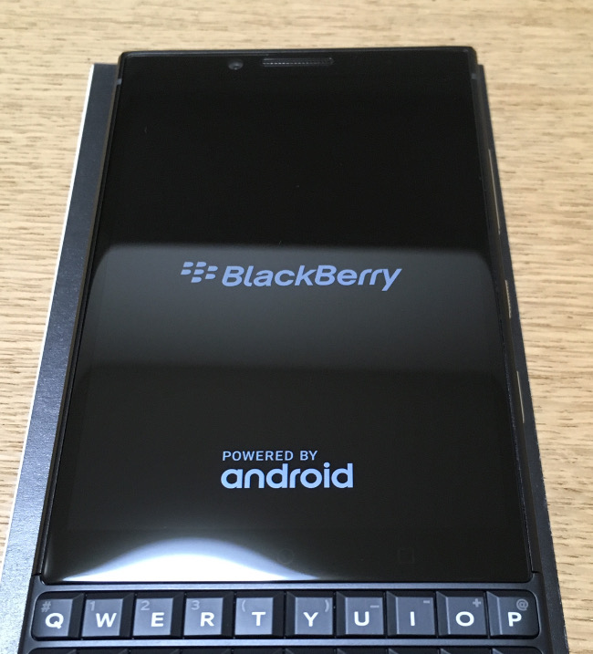 BlackBerry KEY 2（BBF100-9）レビュー － 注目のBlackBerry最新スマホ