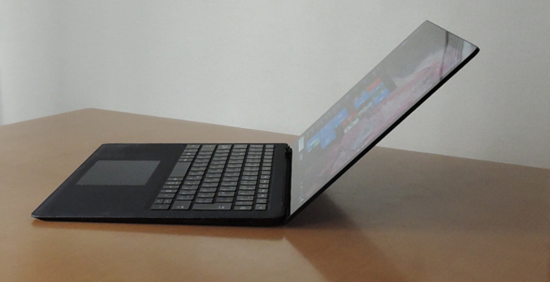 Microsoft Surface Laptop 2 レビュー － 13.5インチ、Surfaceシリーズ