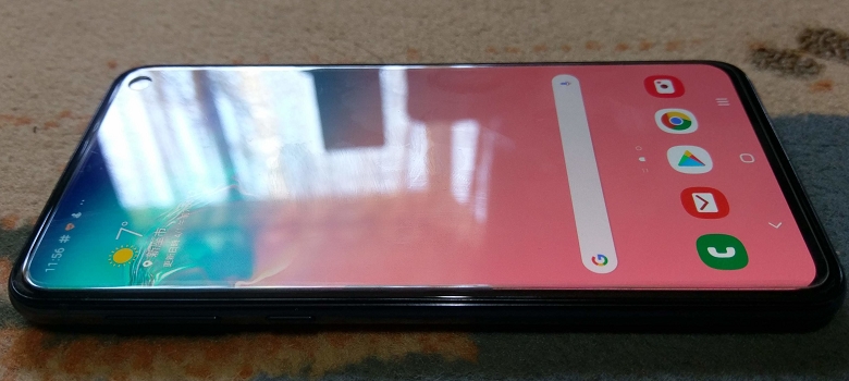 Samsung Galaxy S10e（SM-G9700）レビュー － コンパクトなボディに