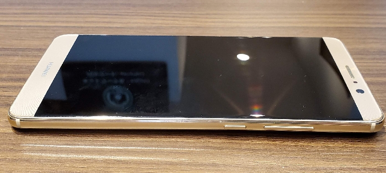Huawei Mate 9の中古品を購入しました － Leica監修デュアルレンズ