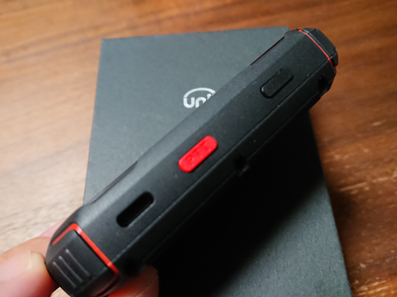 Unihertz Atom レビュー － 小さいながらチープではない筐体、意外に