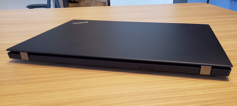 Lenovo ThinkPad X390 レビュー － Xシリーズの「モバイルの定番サイズ