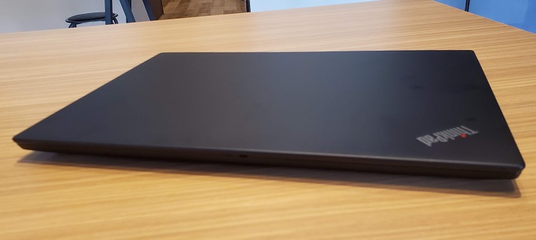 Lenovo ThinkPad X390 レビュー － Xシリーズの「モバイルの定番サイズ