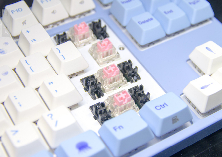 Varmilo 静電容量式メカニカルスイッチV2 － メカニカルと静電容量式の