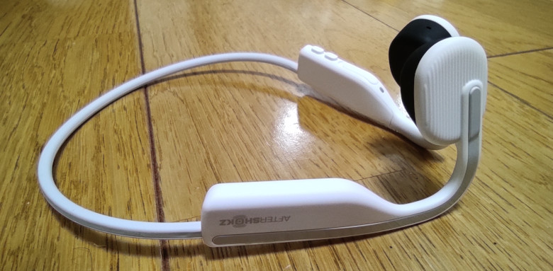 AFTERSHOKZ OpenMove AS660 骨伝導イヤホン　白い AfterShokz OpenMoveの実機レビュー - 骨伝導ワイヤレスイヤホン初体験