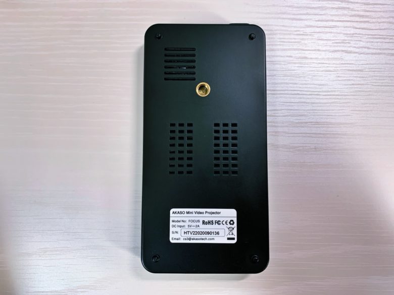 AKASO FOCUSの実機レビュー － 超コンパクトなモバイルプロジェクター