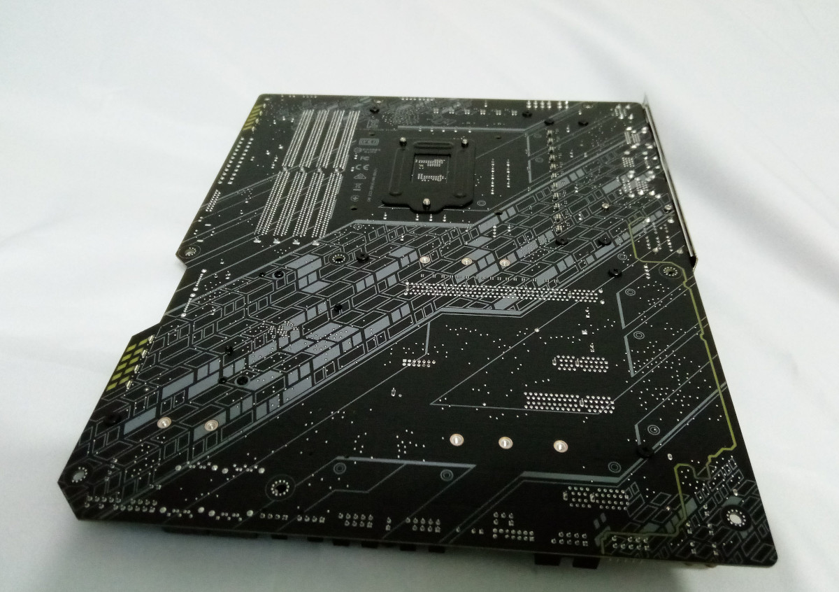 PCを自作しよう！（その4）－ M.2 SSD、メモリ、CPUを取り付けよう