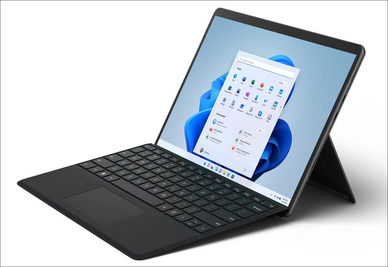 Microsoft Surface Pro 8 － ディスプレイサイズが変わり、デザインも