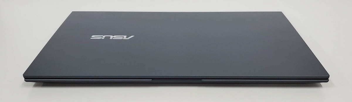 ASUS Zenbook 14 Ultralightの実機レビュー － 上質な筐体、1キロを