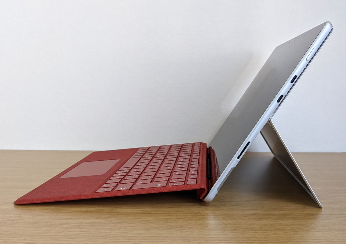 Microsoft Surface Pro 8の実機レビュー － ディスプレイサイズが