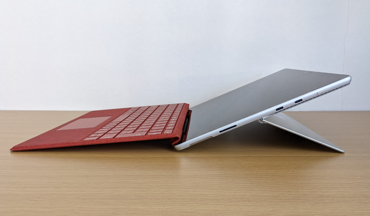 Microsoft Surface Pro 8の実機レビュー － ディスプレイサイズが