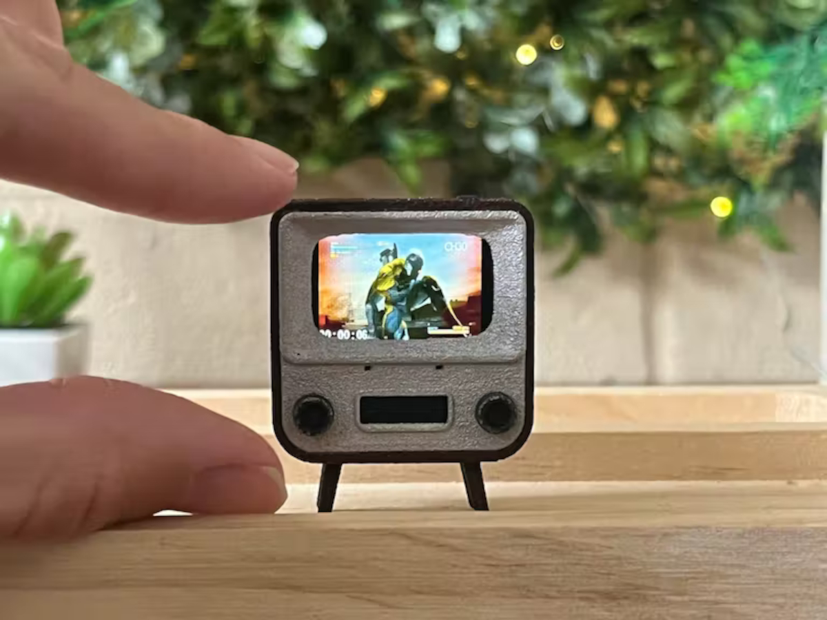 TinyTV 2 ブラウン ミニチュアテレビ リモコン付き 新品・箱難あり Amazon.com: TinyCircuits TinyTV 2 Portable Retro Mini TV – 1.14