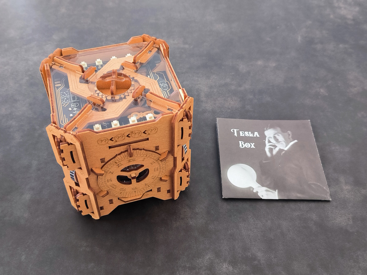 Tesla Box レビュー － ストーリー仕立ての3D立体パズル「Puzzle Box