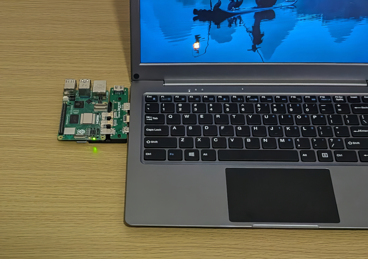 CrowView Note レビュー － キーボードが一体化した、まるでノートPCの
