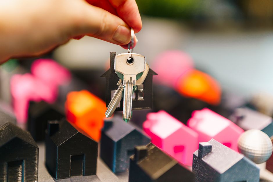 Conflict Over Rent Control Regulations: Rent Owner Chairman and Commissioner Clash