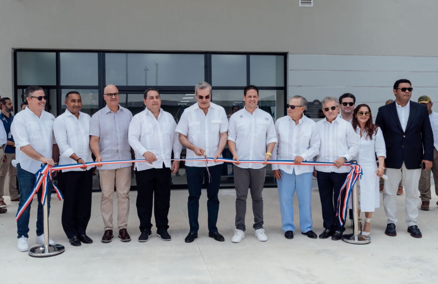 Presidente Abinader y Ministro Bonilla inauguran Hospital Municipal de Verón