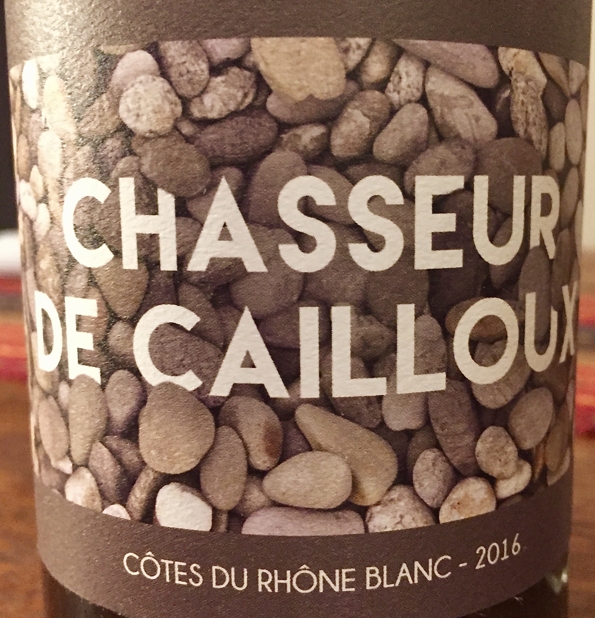 Label from Bottle of Chasseur De Cailloux Côtes du Rhône Blanc 2016