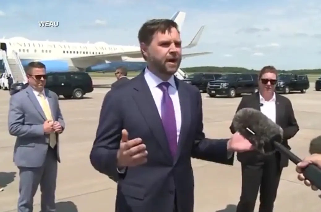 J.D Vance Checks Out Air Force Two As Harris Holds Rival Campaign Event In Swing State