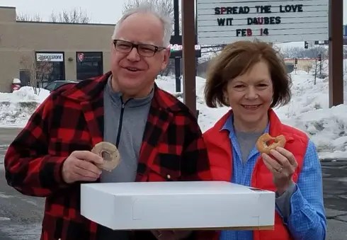 Minnesota Sen. Posts Photo Of Tim Walz Outside Bakery His Lockdown Policies Forced Close