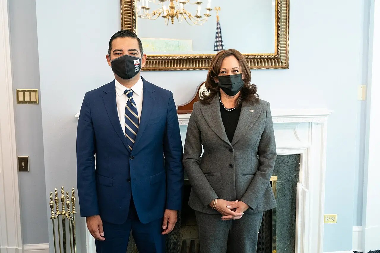 Anti-Musk Democrat Who Called for “Actual Weapons” in “Actual Fight” Whimpers after DOJ Petitions Him