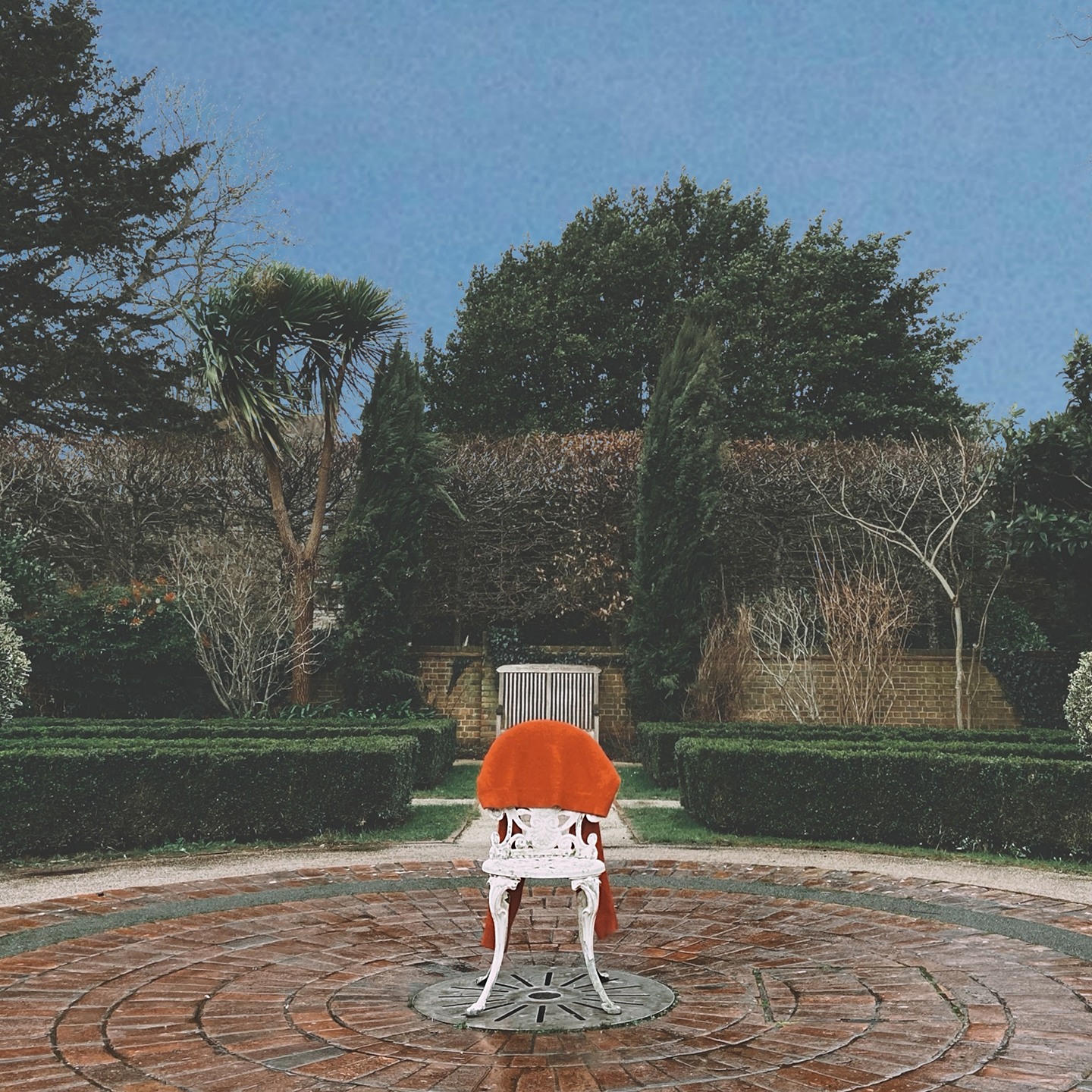 time comes in roses - bess atwell - uk - united kingdom - indie - indie music - indie pop - indie rock - indie folk - new music - music blog - wolf in a suit - wolfinasuit - wolf in a suit blog - wolf in a suit music blog