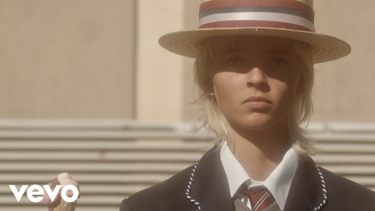 inappropriate - river - germany - indie - indie music - indie pop - indie rock - indie folk - new music - music blog - wolf in a suit - wolfinasuit - wolf in a suit blog - wolf in a suit music blog