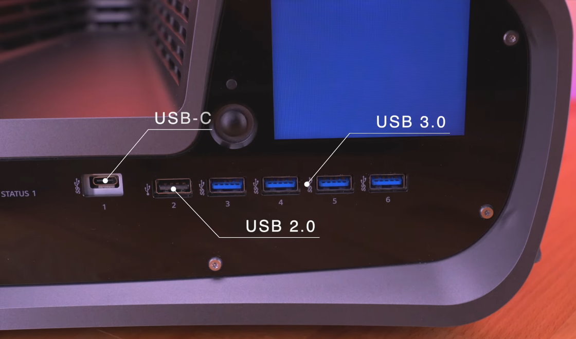 ps5_devkit_front_usb_ports