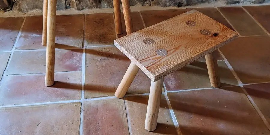 Easy-to-Build Chairs (Stool Designs)