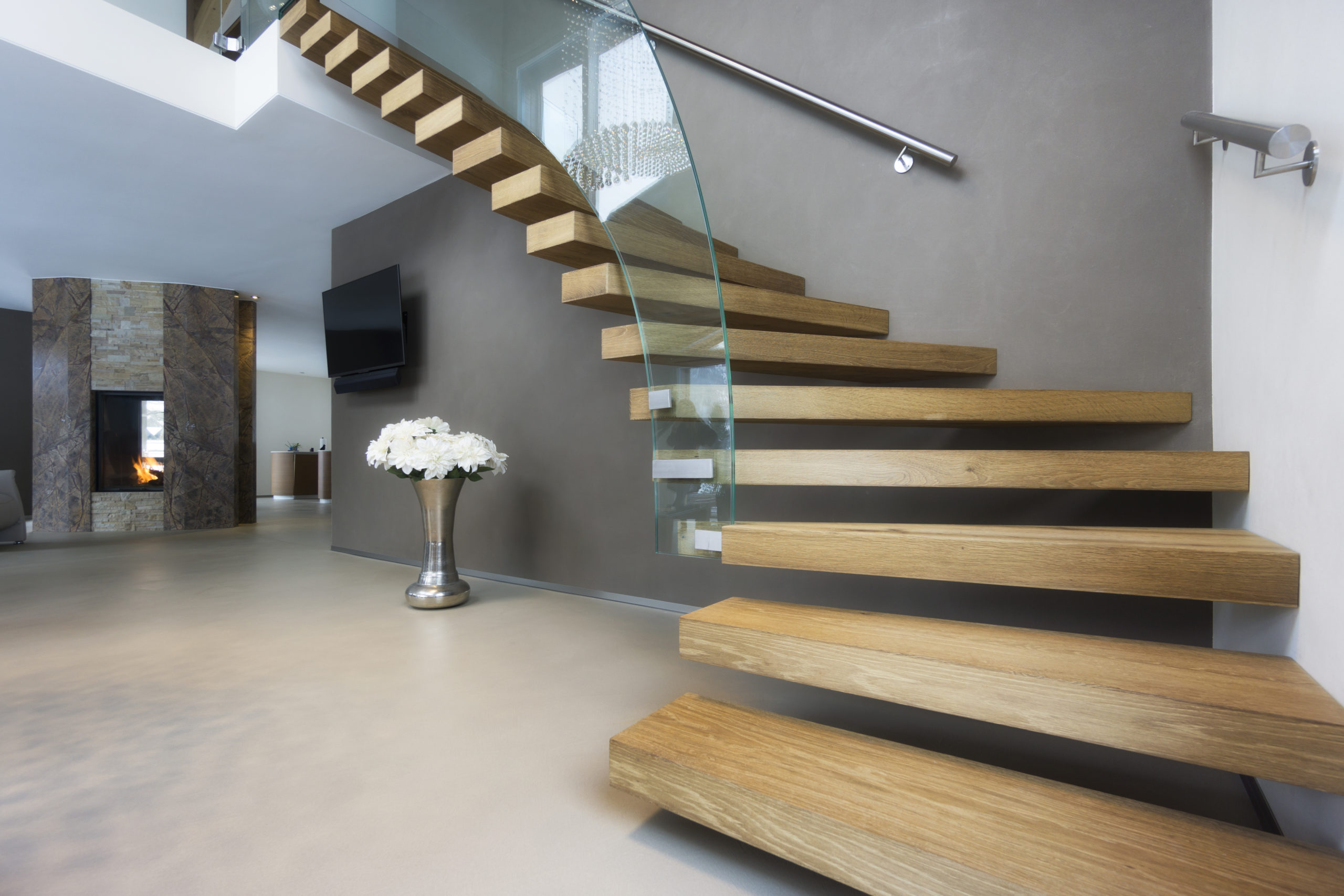 Elegant,Wood,And,Glass,Staircase,In,Luxury,Home