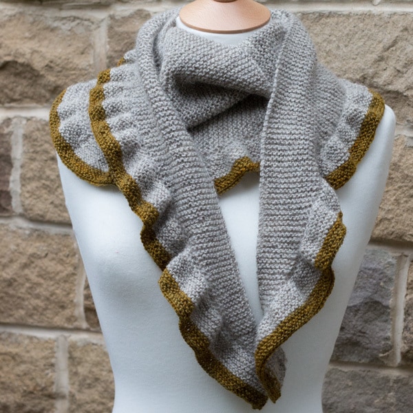 The shawl has two edge patterns to choose from (c) Joy McMillan