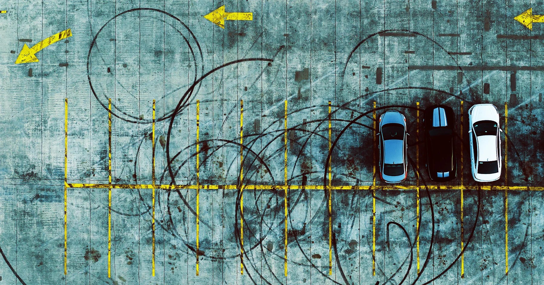 Tesla Robotaxi Gets Stuck in Infinite Loop as Support Tries to Break It Out