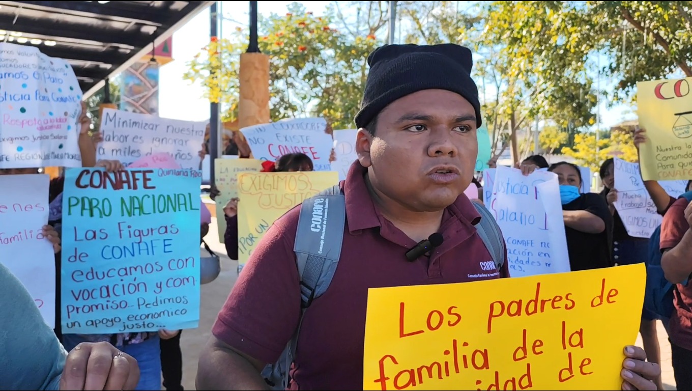Educadores de CONAFE protestan en José María Morelos