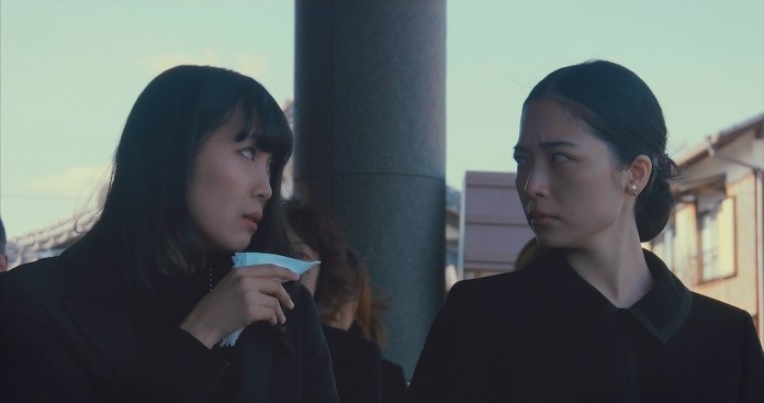 見栄を張る