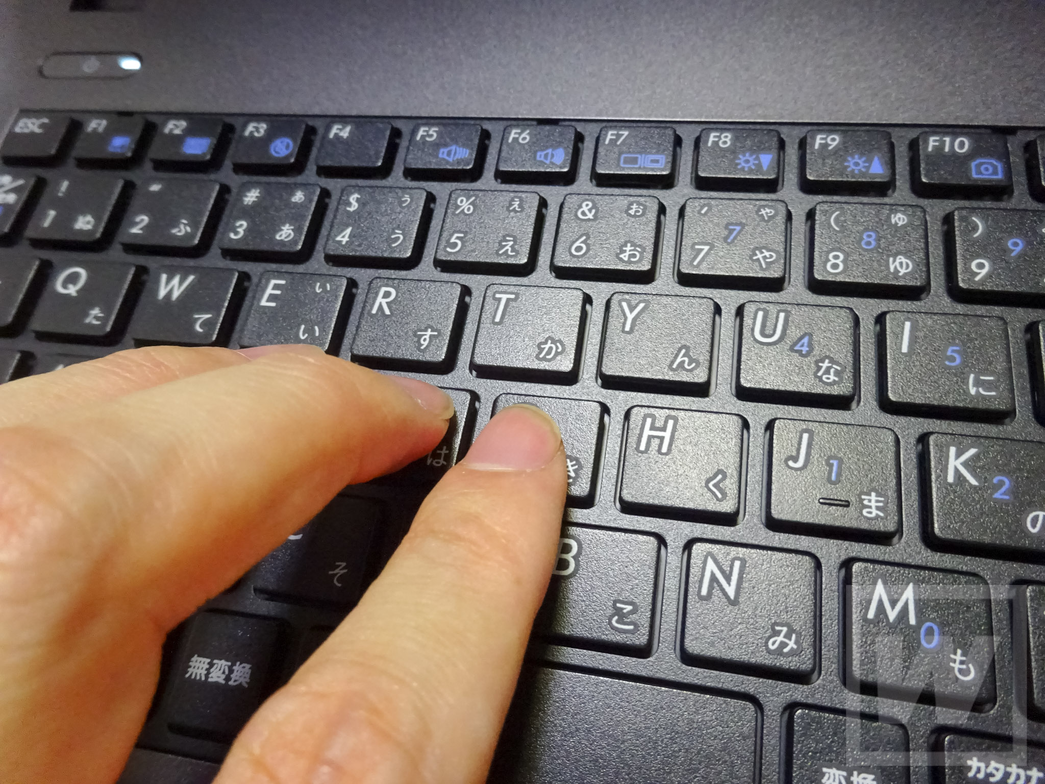 小さい！軽い！わずか3万円台から買えるモバイルノートの使い勝手は？m