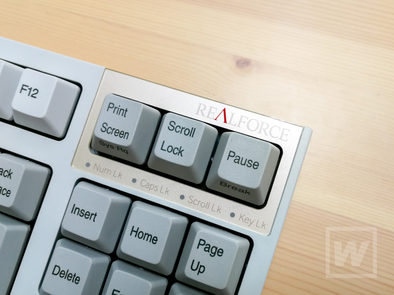 RealForce R2 (R2TLSA-JP3-IV)実機レビュー | 無重力感!? 最高のタッチ