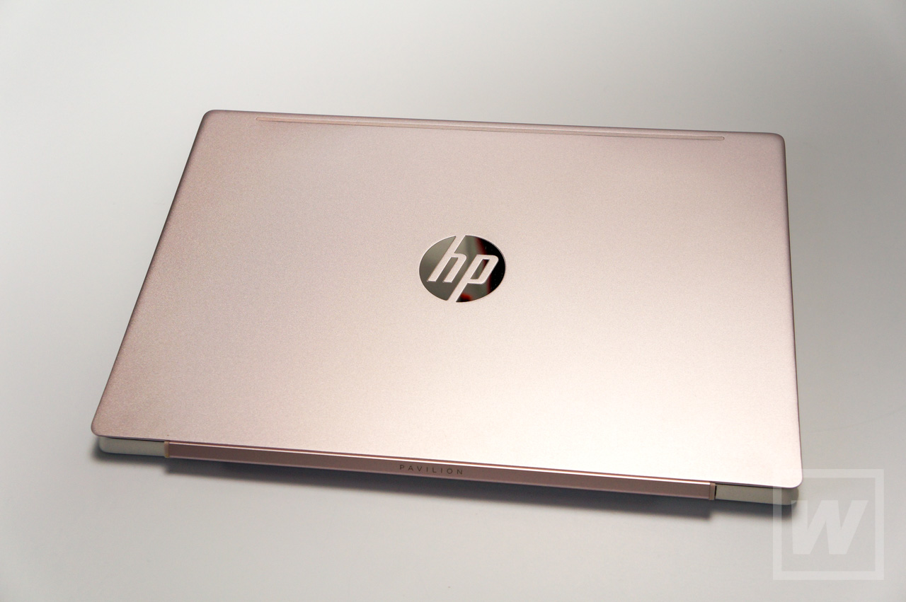やさしい桜色をまとった軽量でパワフルなノートパソコン HP Pavilion