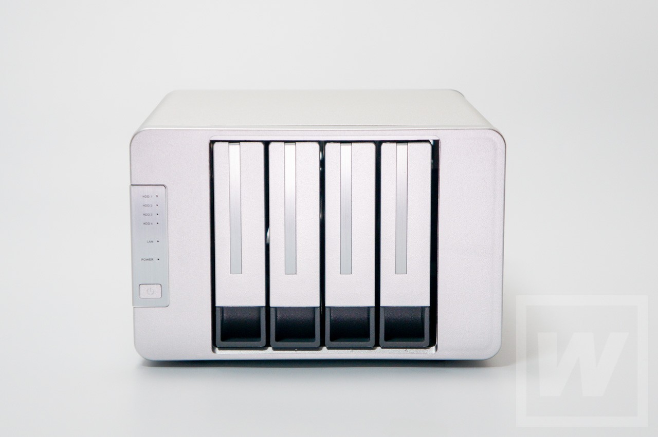 TERRAMASTER F4-423 4ベイNAS シルバー Amazon.com: TERRAMASTER F4-423 4-Bay High Performance NAS
