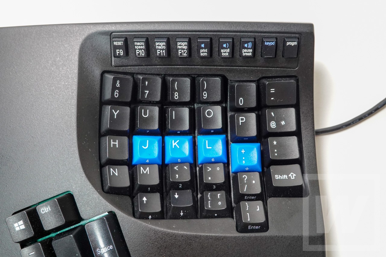 指と手首を守るためのキーボード キネシス Advantage2 写真たくさん