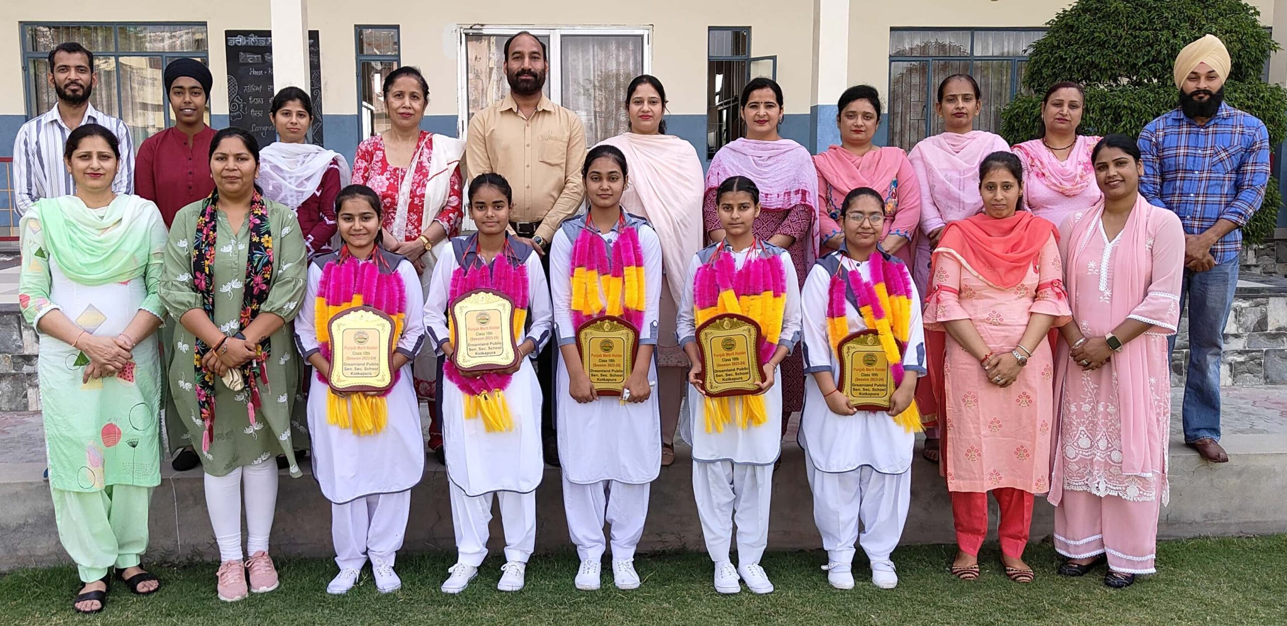 ਡਰੀਮਲੈਂਡ ਪਬਲਿਕ ਸਕੂਲ ਦੀਆਂ ਦਸਵੀਂ ਦੀਆਂ ਪੰਜ ਵਿਦਿਆਰਥਣਾਂ ਪੰਜਾਬ ਮੈਰਿਟ ‘ਚ ਆਈਆਂ