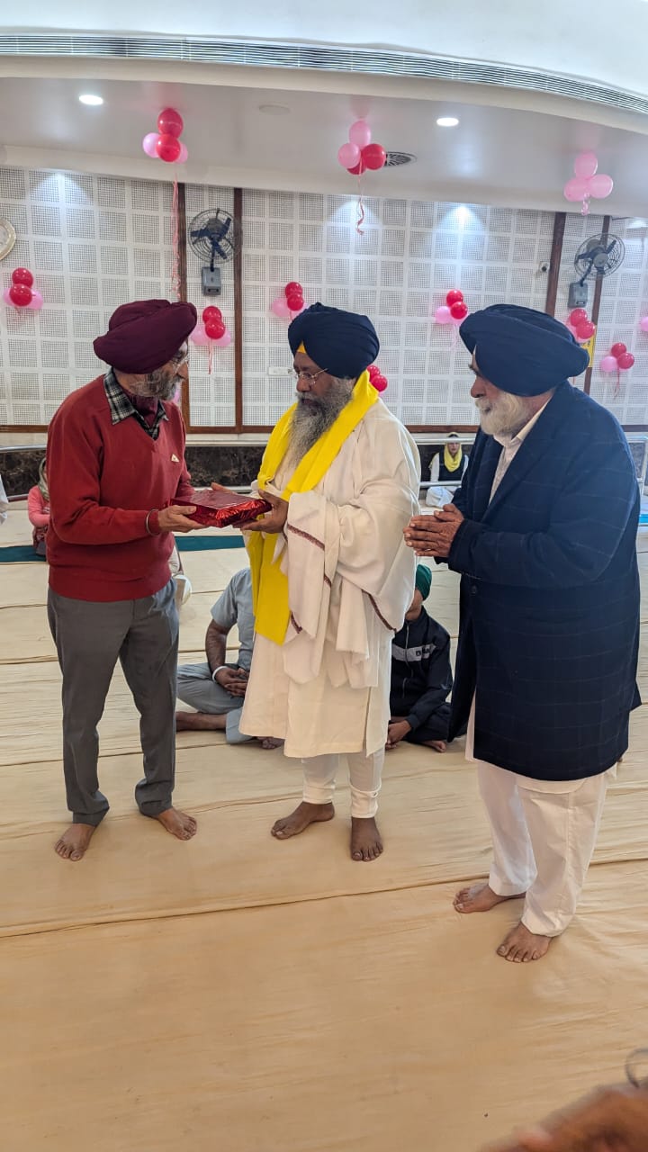 ਗਿਆਨੀ ਰਣਜੀਤ ਸਿੰਘ ਹੈੱਡ ਗ੍ਰੰਥੀ ਗੁਰਦੁਆਰਾ ਬੰਗਲਾ ਸਾਹਿਬ ਟਿੱਲਾ ਬਾਬਾ ਫ਼ਰੀਦ ਵਿਖੇ ਹੋਏ ਨਤਮਸਤਕ