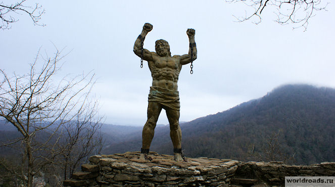 За нарушение воли богов, оказание помощи людям, зевс потребовал от богов, приказа, чтобы приковать его к самой высокой скале. Prometej I Orlinye Skaly Dorogi Mira